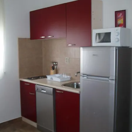 Apartments Karaman Podstrana Habitación foto